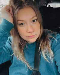 <em>Amanda</em>